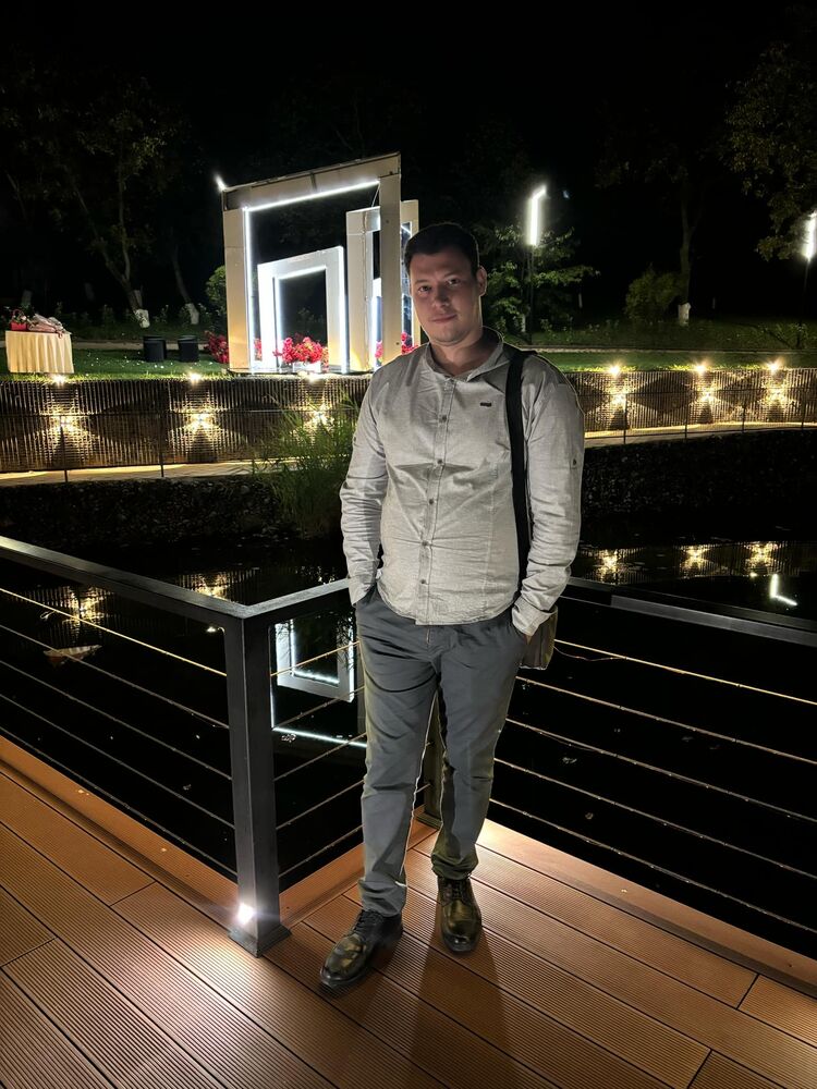  ,   Andrian, 28 ,   ,   , c , 