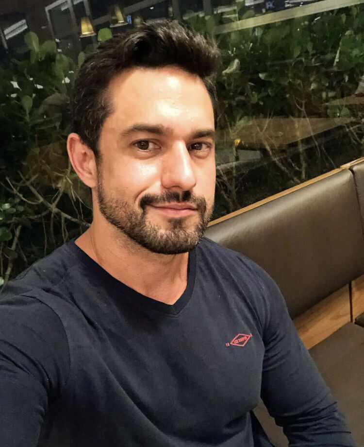  ,   Moses Chag, 44 ,     , c 