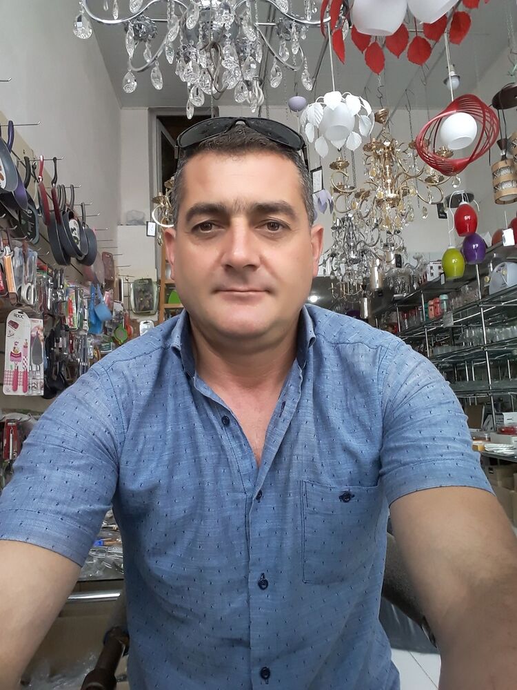  ,   Ruslan, 49 ,   ,   , c 