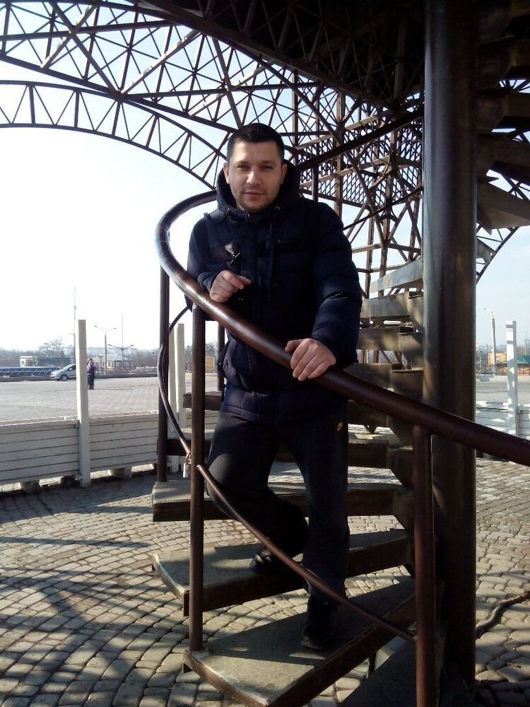  ,   Artur, 41 ,   ,   , c 
