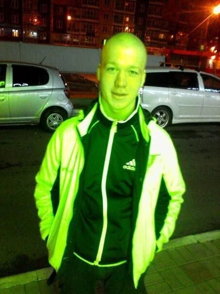  48607337  Denis, 29 ,    