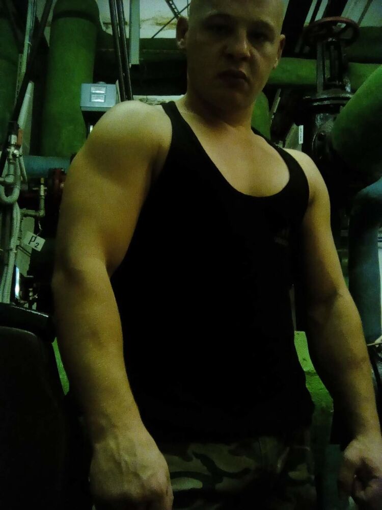  18088647  Andr, 37 ,    