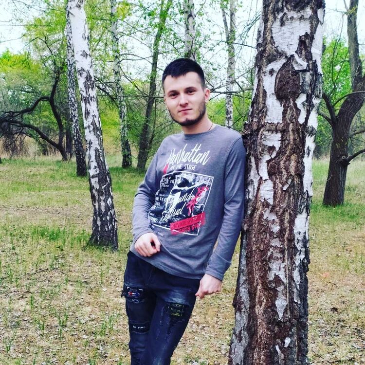  27719067  Andrei, 29 ,    