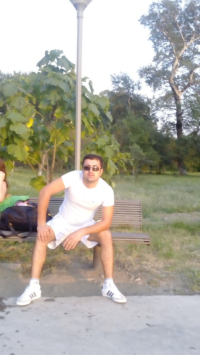  8862487  Davit, 38 ,    