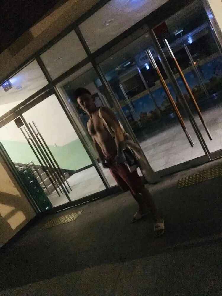  33856507  Mr Lee, 31 ,    