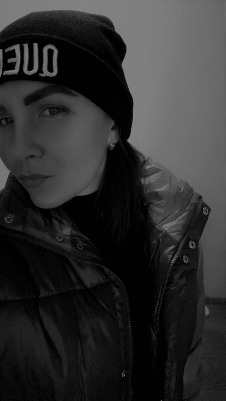  38589997  Lesia, 39 ,    