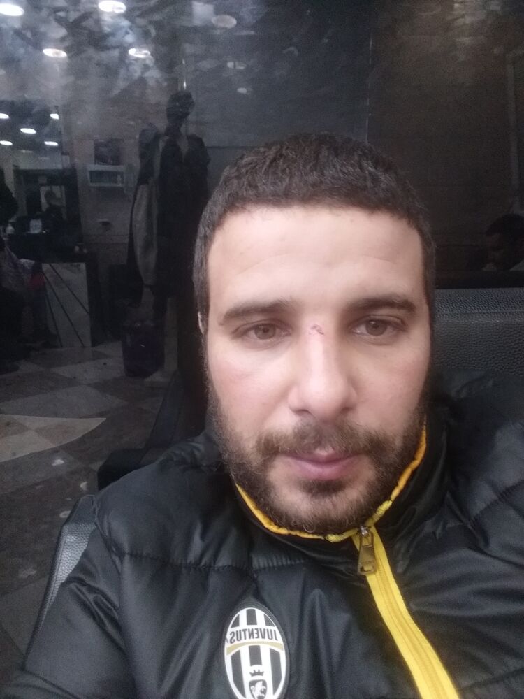 37342707  Abd El Malek, 39 ,    Algiers
