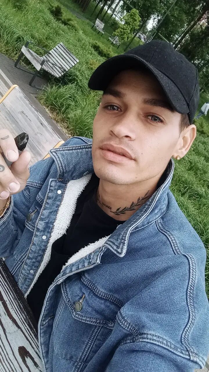  54580827  Daniel, 27 ,     