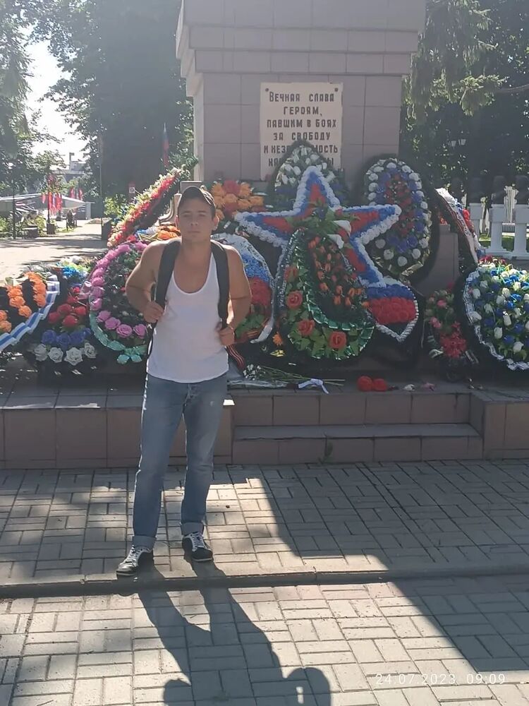  44654307  Ilya, 27 ,    