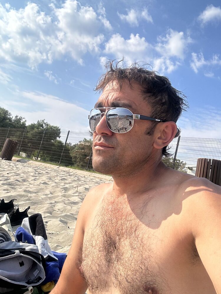  35611527  Semih can, 37 ,    Budva