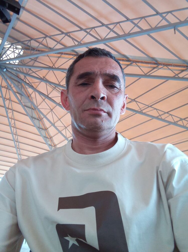  48402857  , 46 ,    