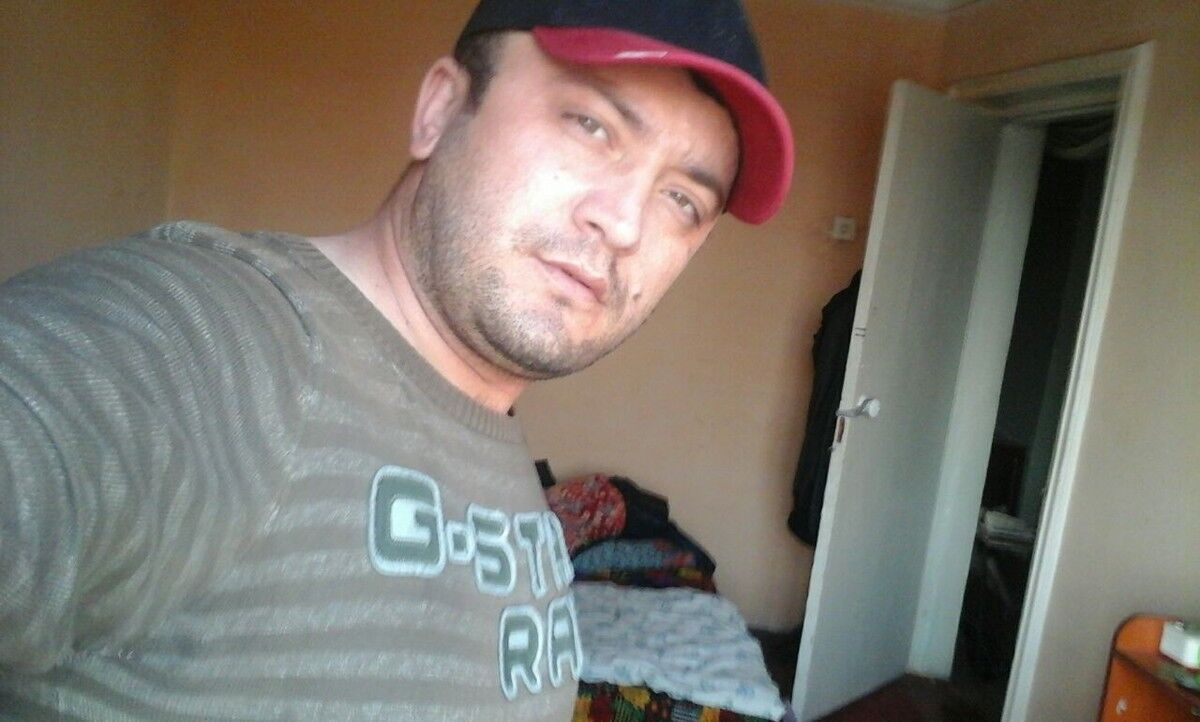  15542207  Oybek, 40 ,    