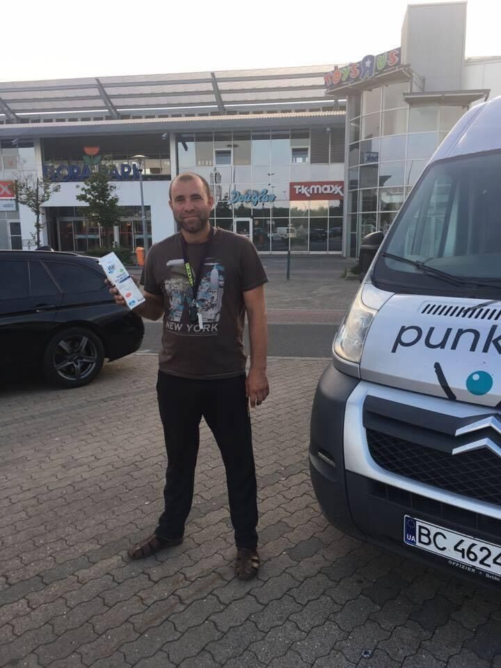  ,   Yriy, 42 ,  