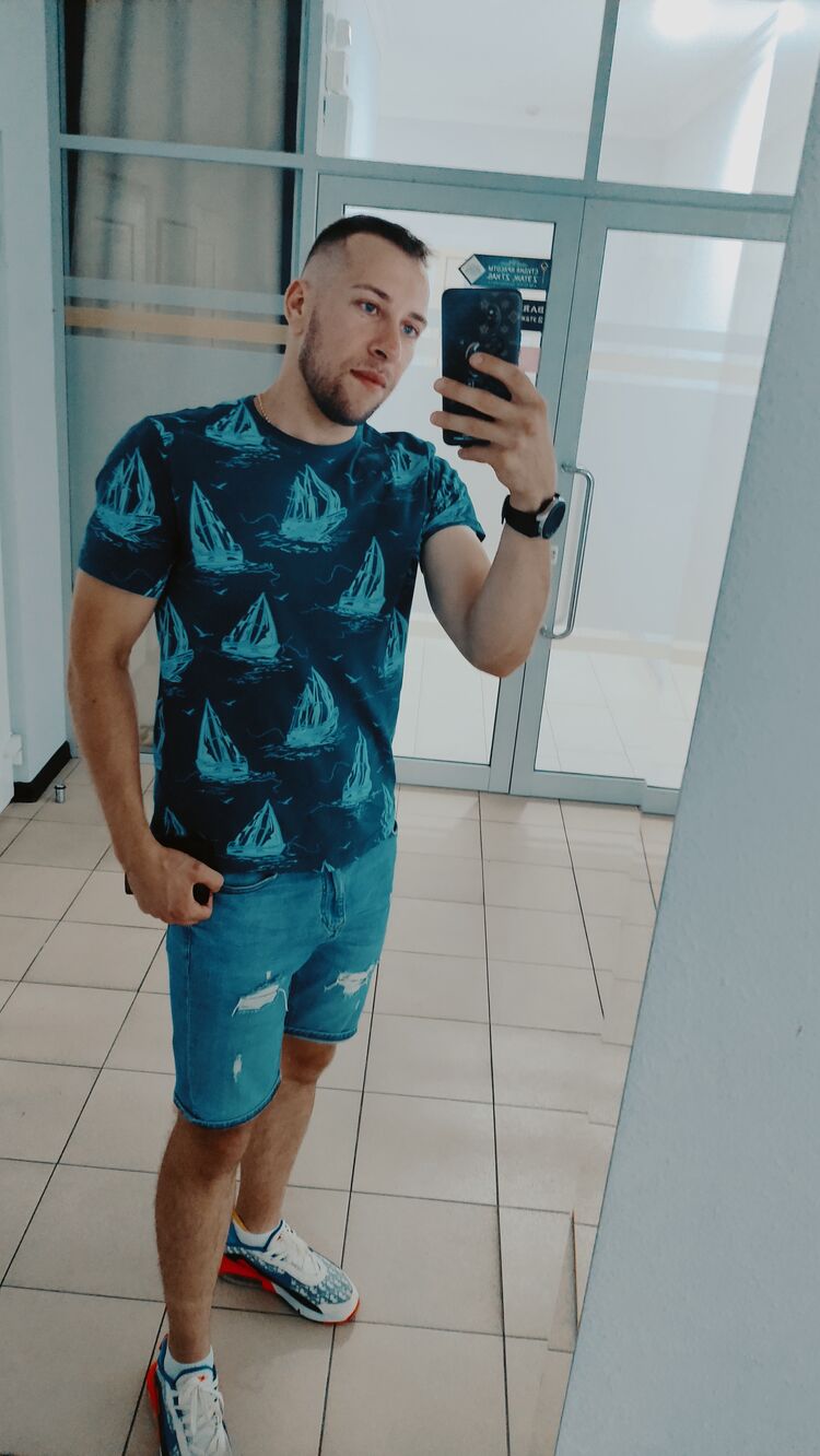  ,   Alexander, 32 ,   c , 