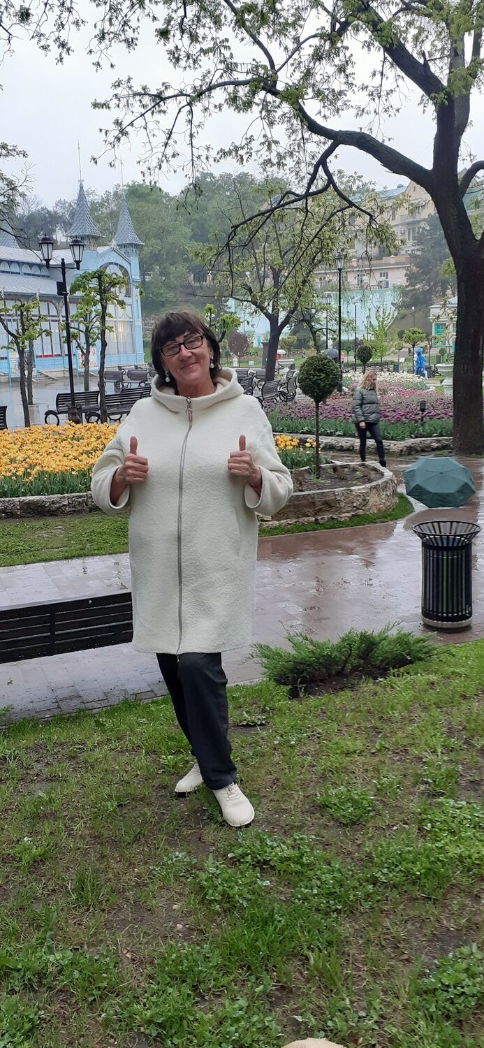  49960907  Olga, 64 ,    