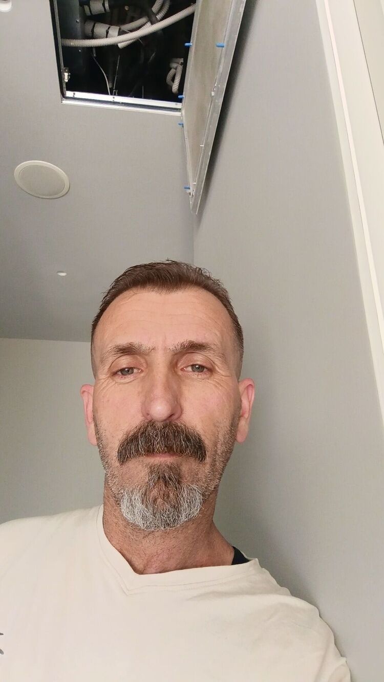  54693347  Taylan, 42 ,    