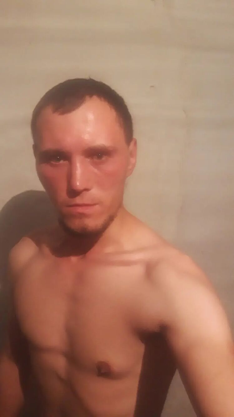  34619097  Alexander, 27 ,    