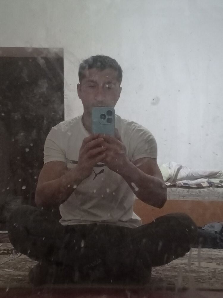  48185057  , 33 ,    