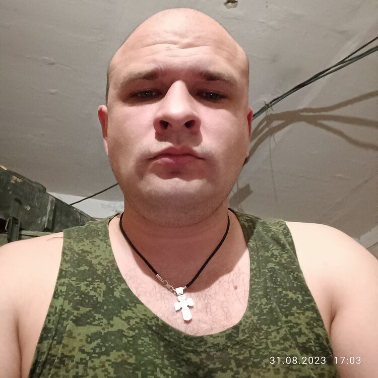 37418497  Andrey, 36 ,    