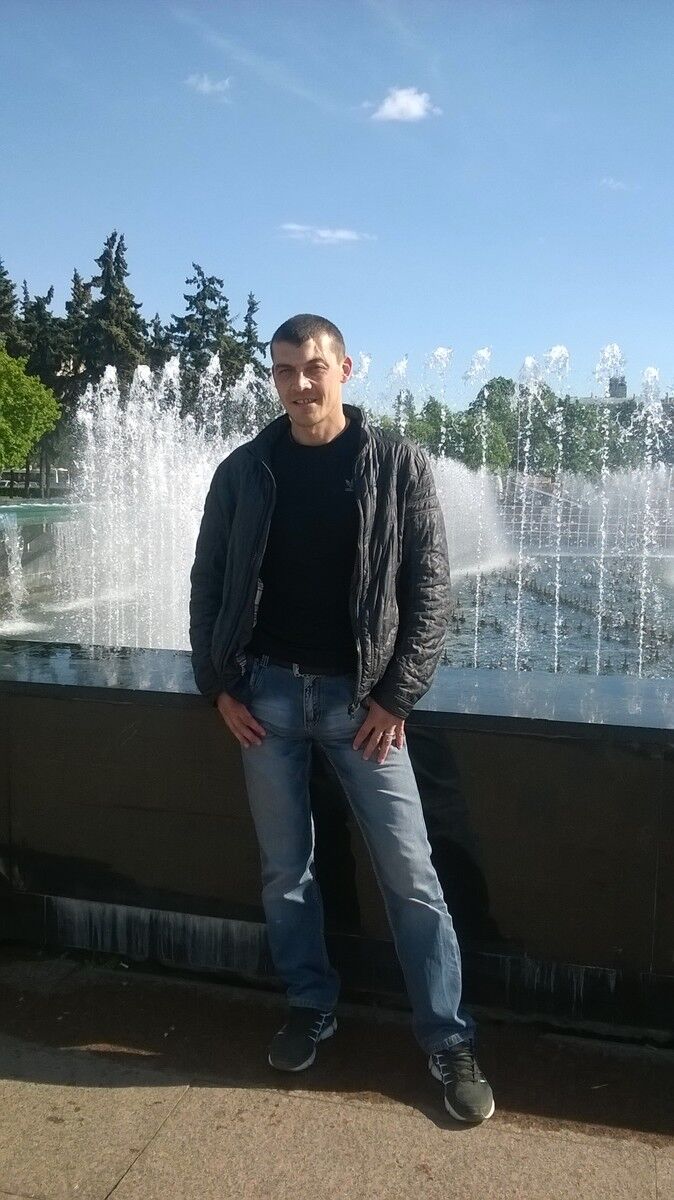  7056067  Vitalik, 35 ,     