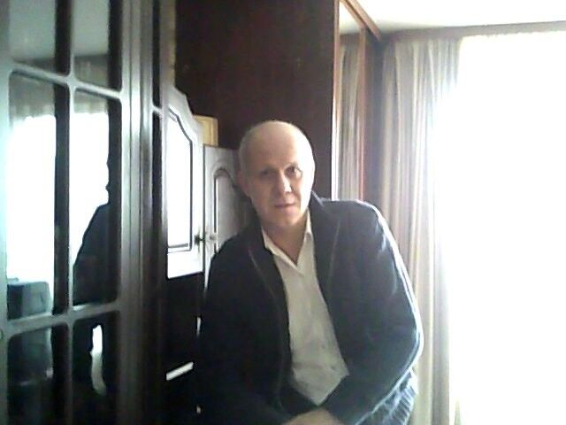  6262477  Andris, 63 ,    