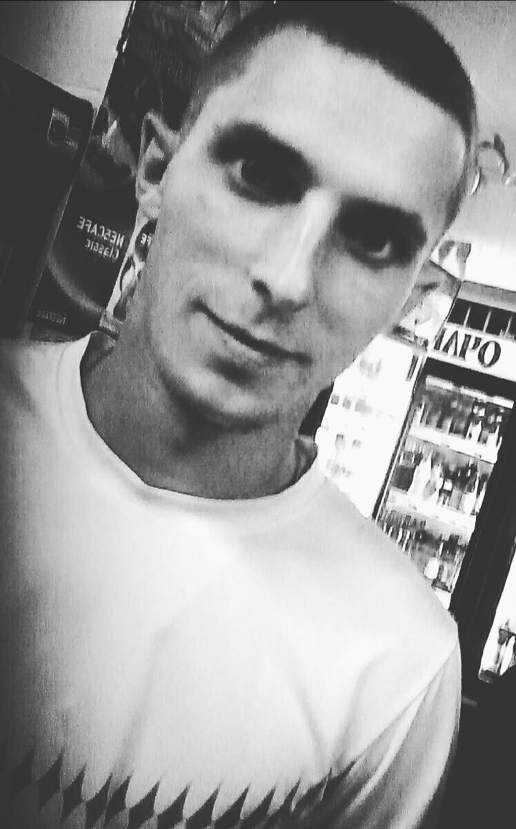  ,   Mikhail, 31 ,   ,   , c , 