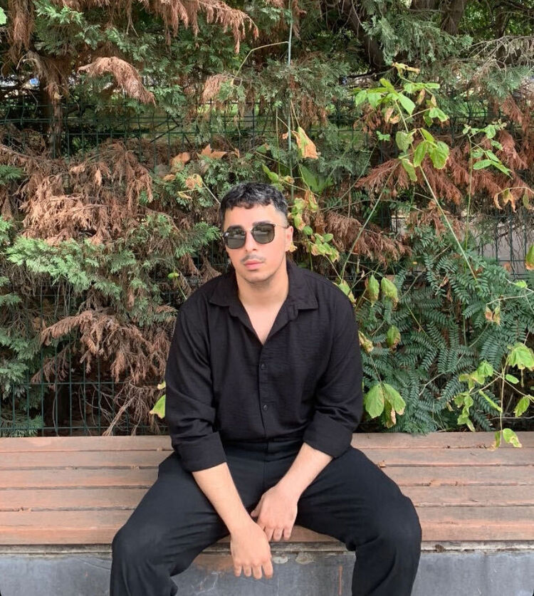  54008737  Ali, 23 ,    