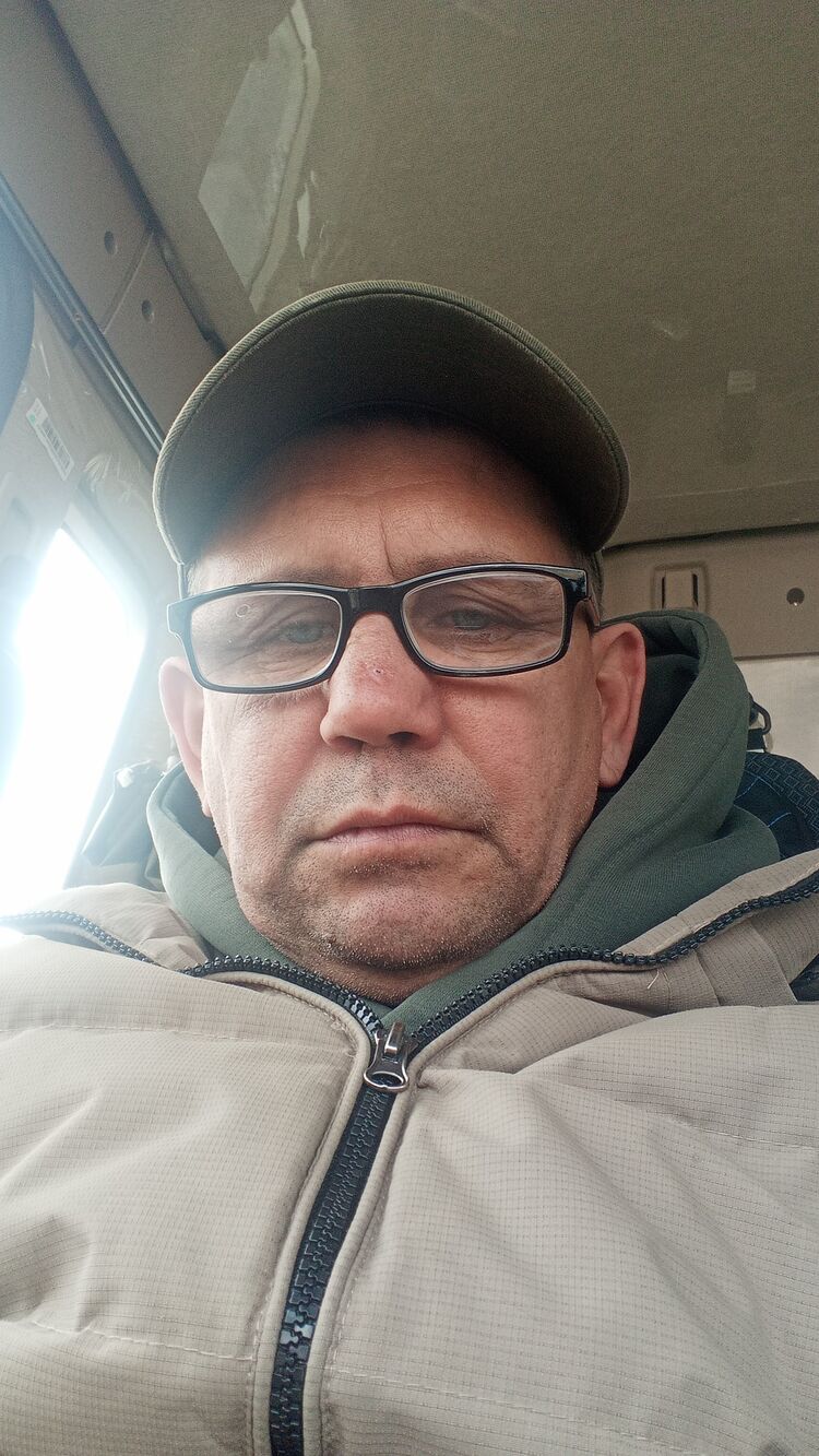  46824457  , 49 ,    