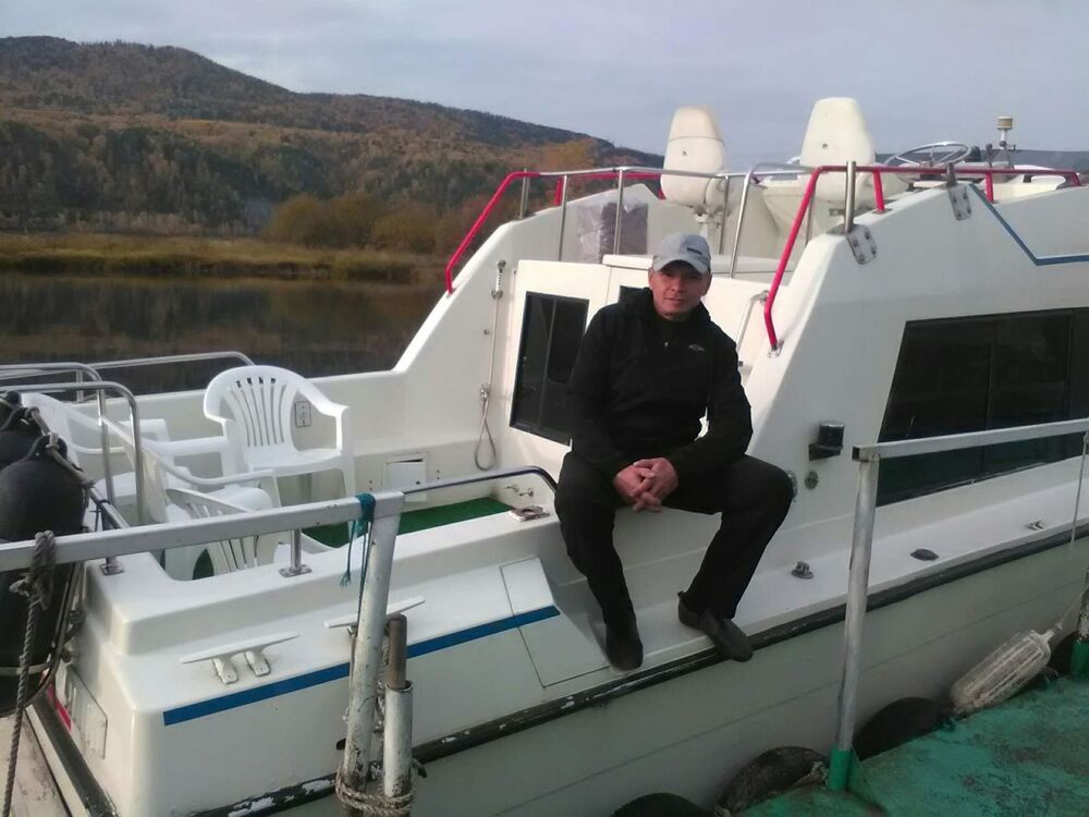  42019717  Artem, 45 ,    