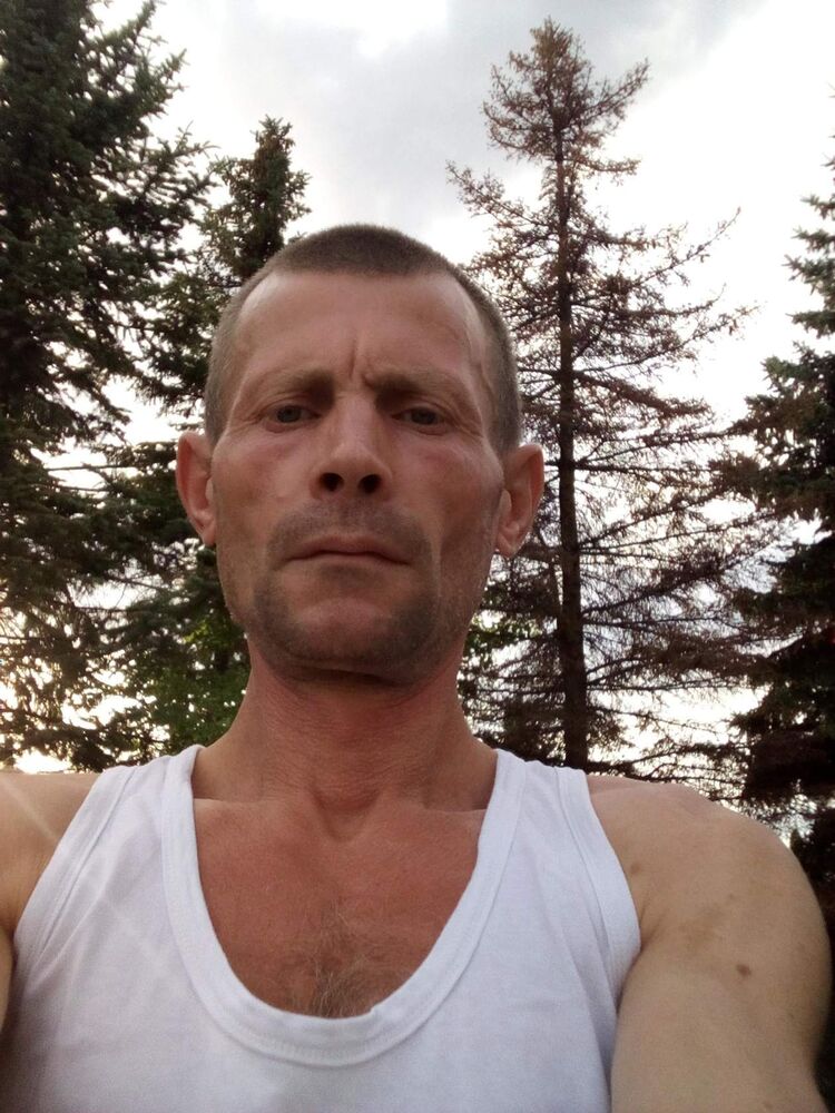  23618797  Piotr, 52 ,    