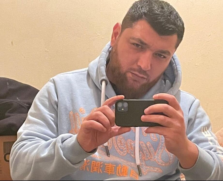  47069407  Adam, 37 ,    Kew Gardens