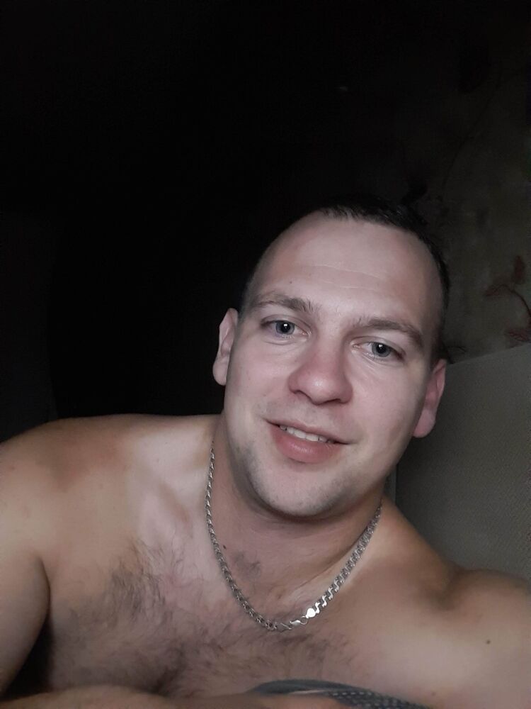  44812107  Alexander, 35 ,    