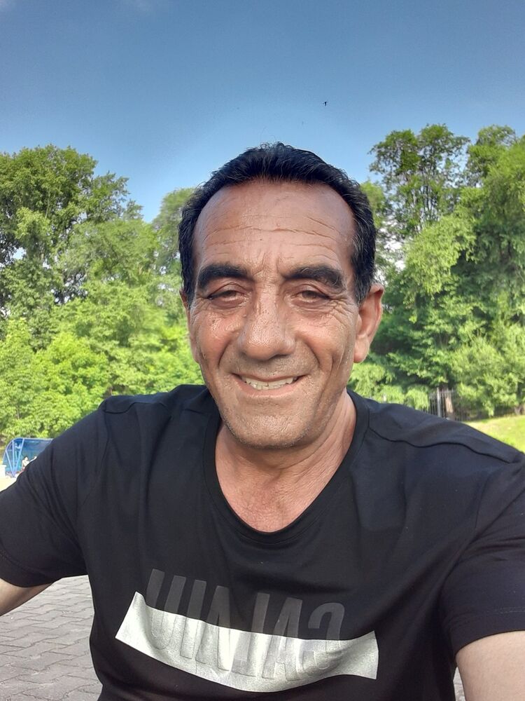  ,   Artur, 57 ,   ,   , c 