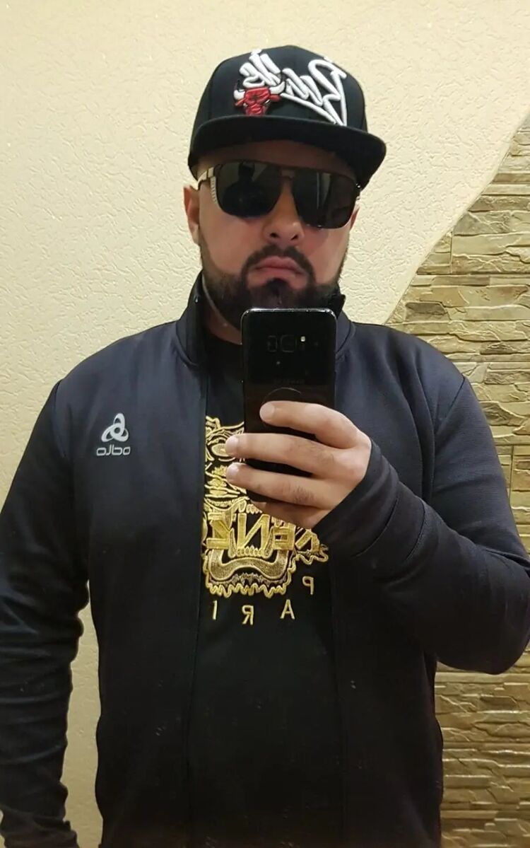  35615887  , 32 ,    