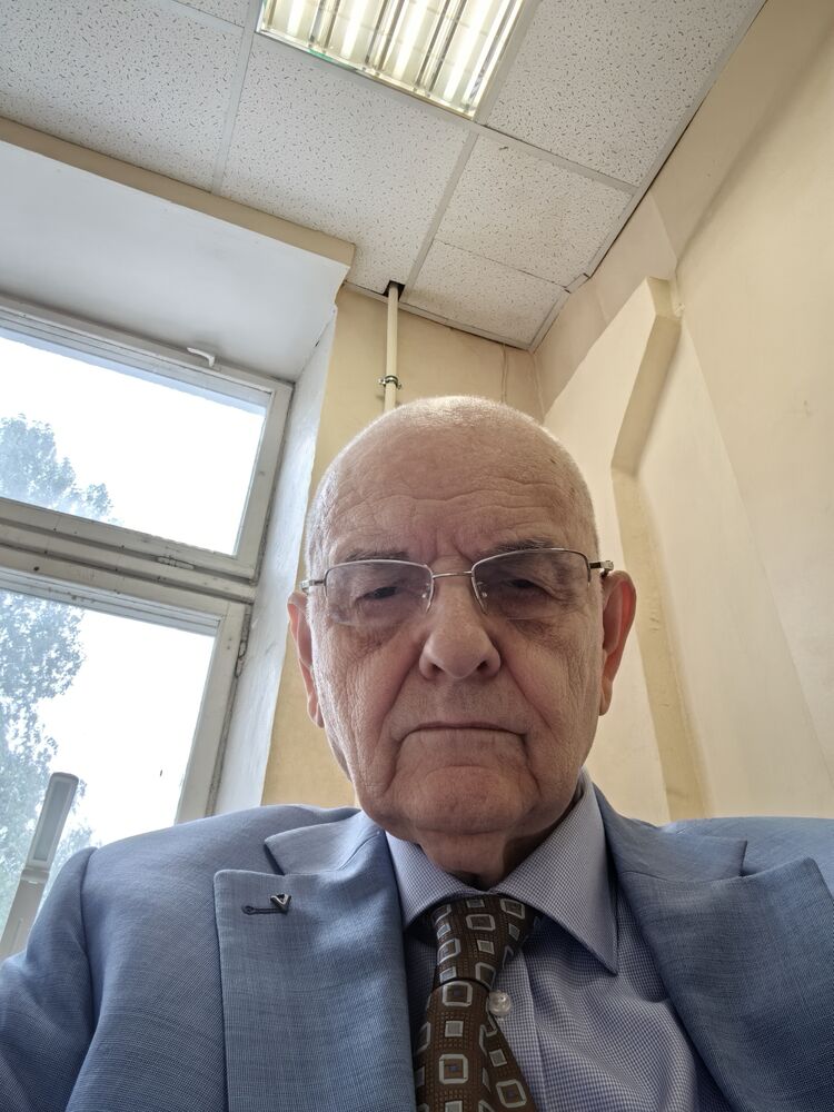  -,   Ali, 76 ,   ,   