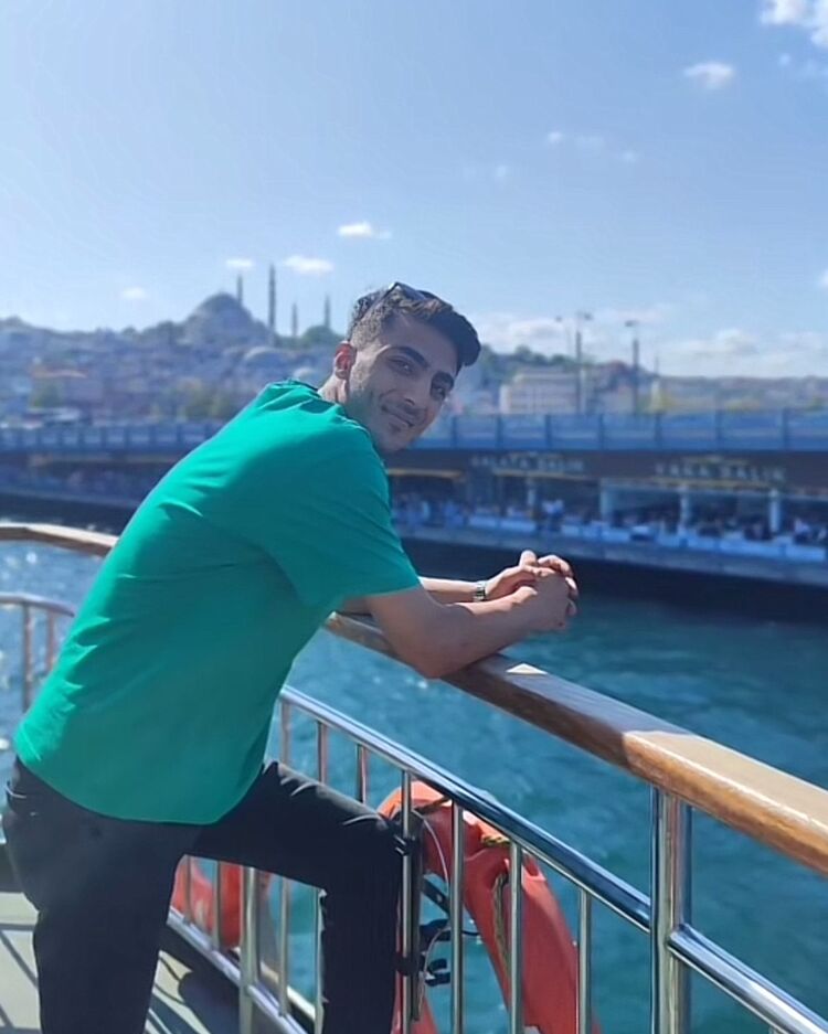 ,   Volkan, 25 ,   ,   