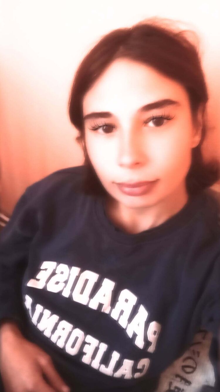  53978147  Liuba, 24 ,    