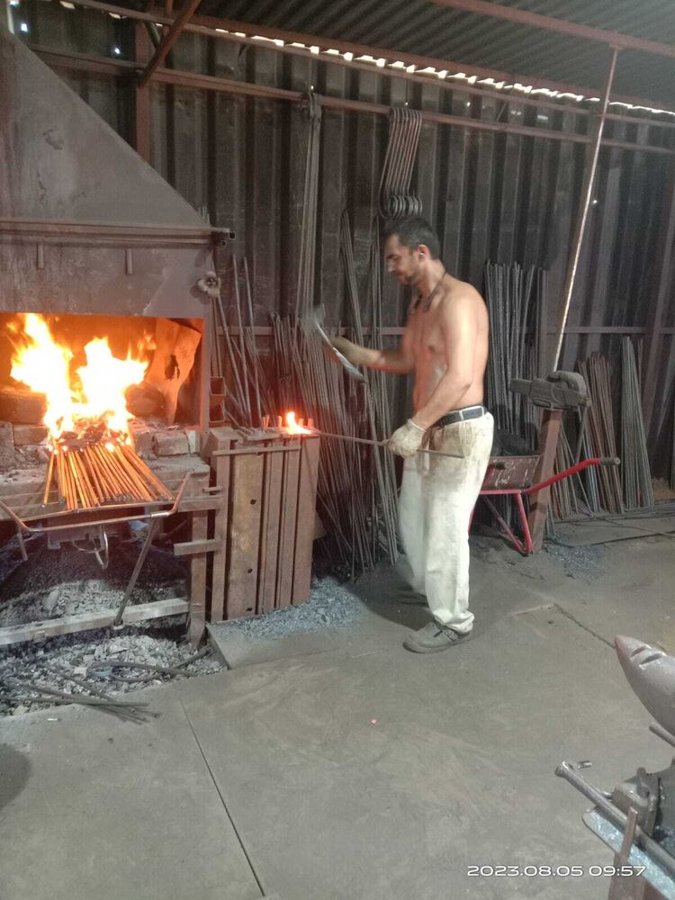  38127367  Nurik, 39 ,    