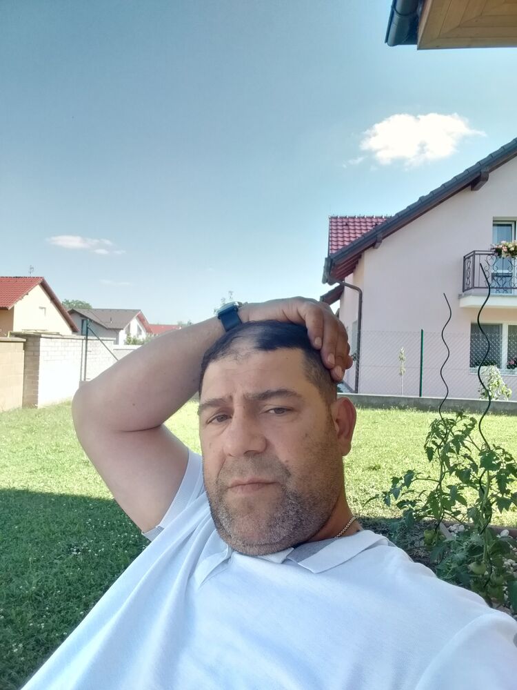  27671717  Alex, 46 ,    Most