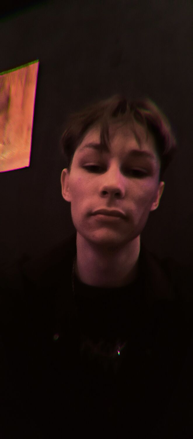  50606237  Daniel, 21 ,    