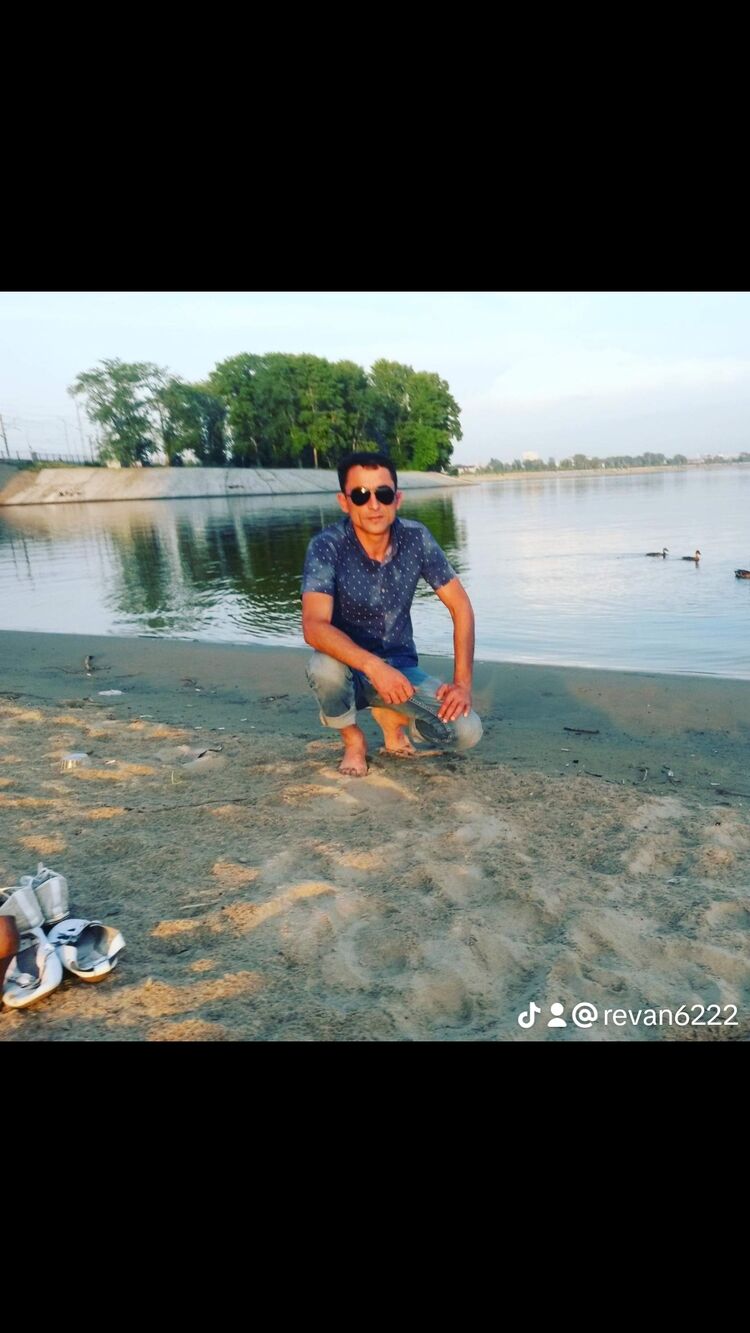  54600737  Roma, 41 ,    