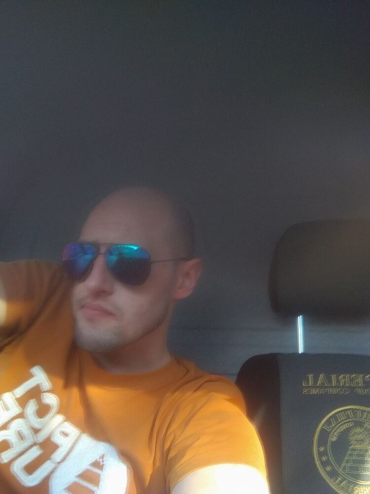  ,   Artyom, 37 ,   