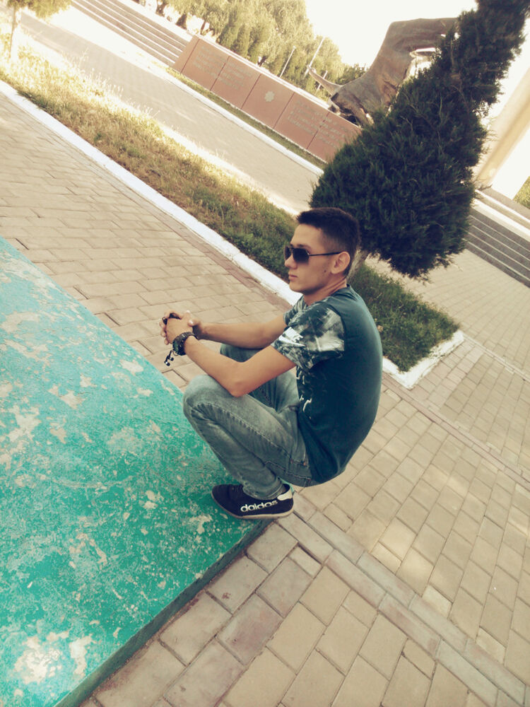  ,   Akow, 29 ,   ,   , c 