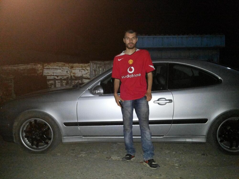  6804437  Dato, 34 ,    