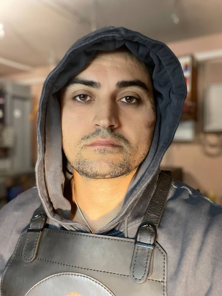  54749917  Victor, 37 ,    