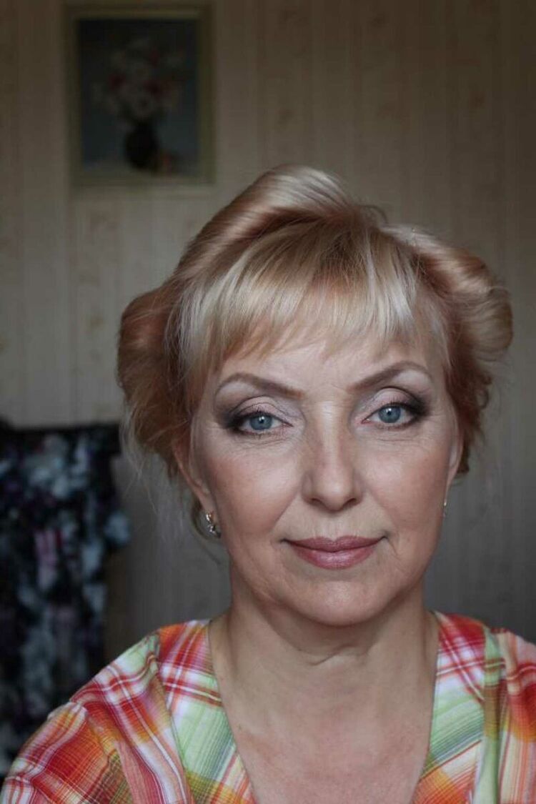 Фото женщины 50 лет реальных без фотошопа в домашних условиях фото