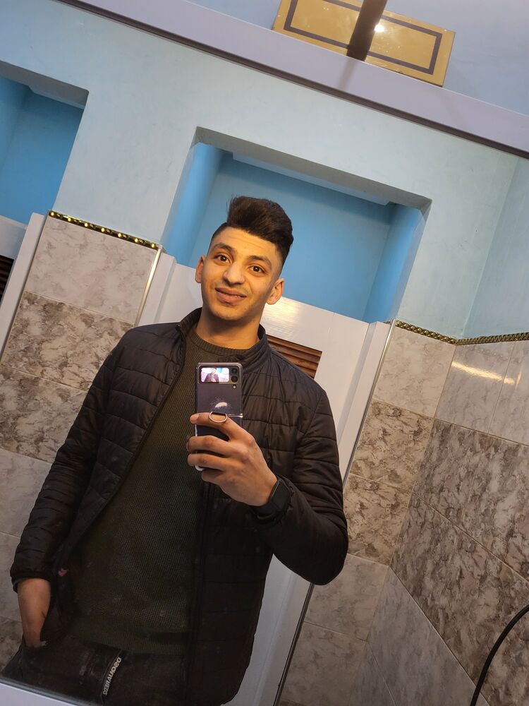  33473377  Louay, 24 ,    