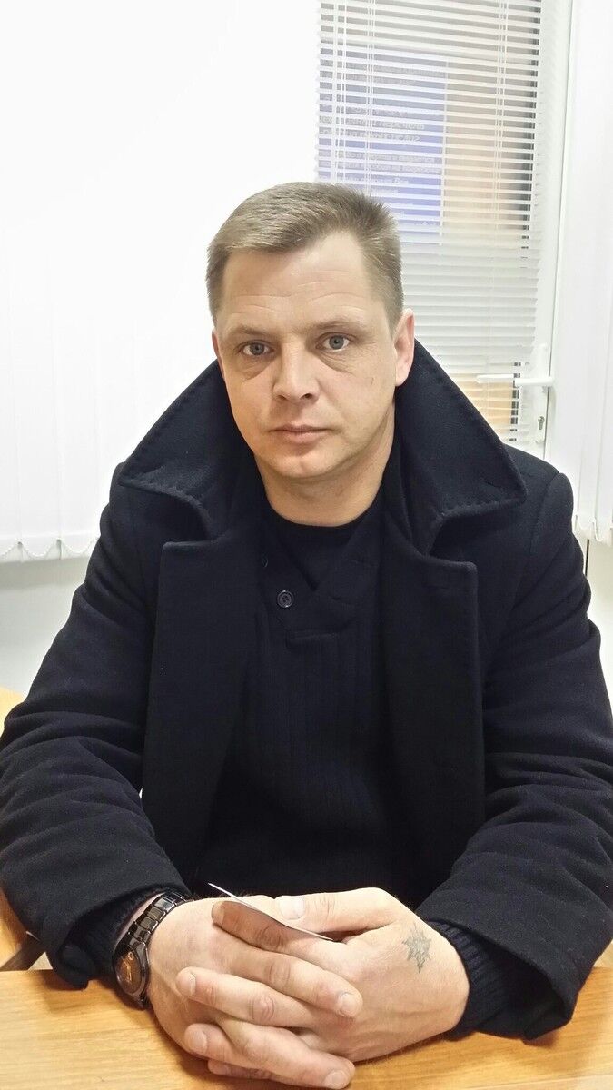  ,   Viktor, 46 ,   ,   , c 