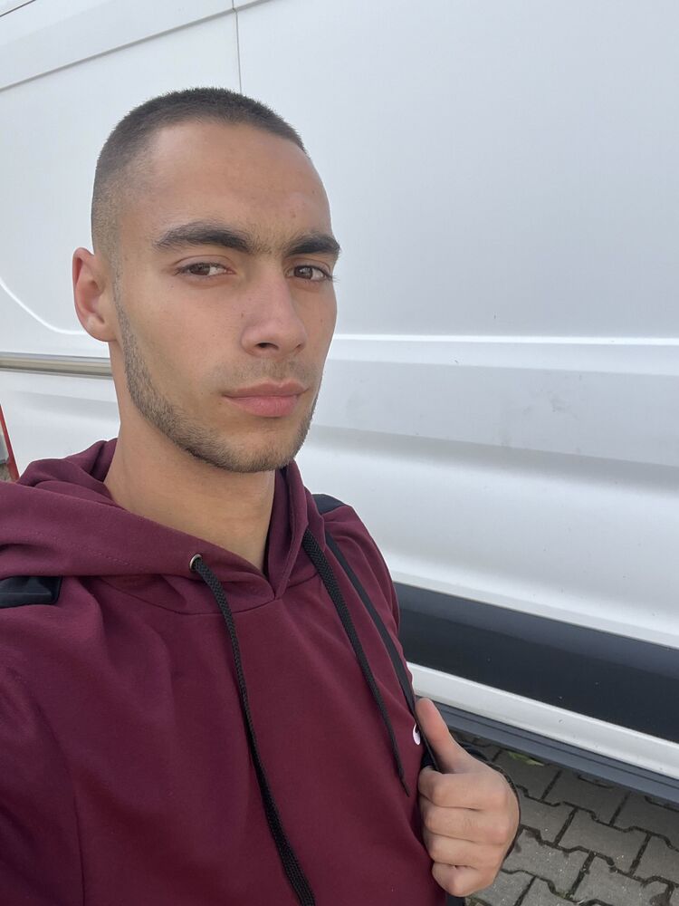  ,   Sasha, 25 ,   ,   