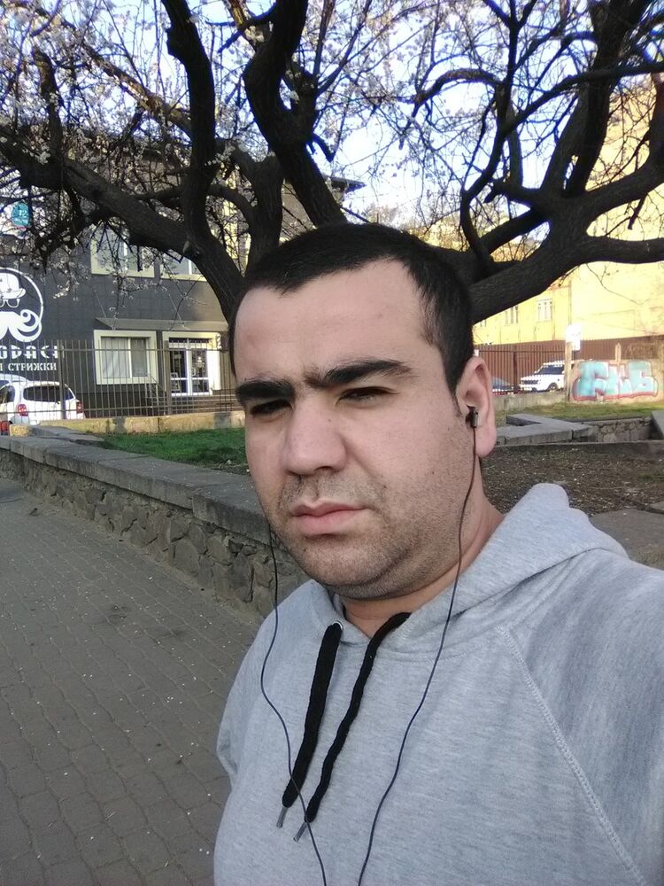  15918417  Ali, 31 ,    